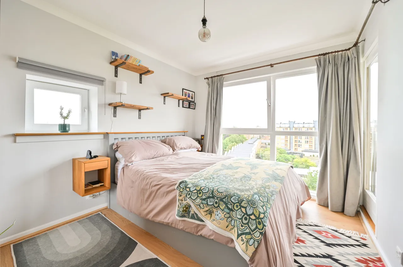 124 Tivoli Court, Rotherhithe Street, London, photo 4