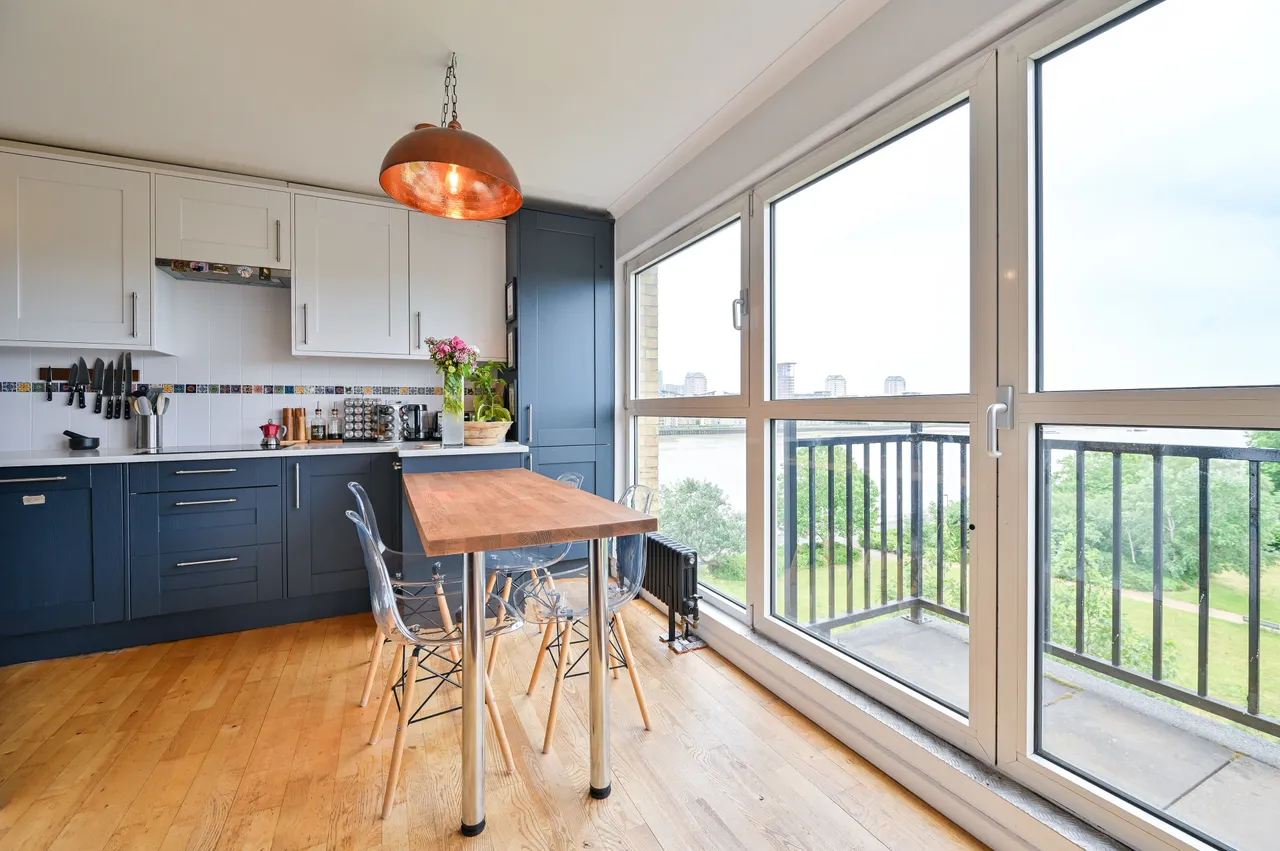 124 Tivoli Court, Rotherhithe Street, London, photo 9