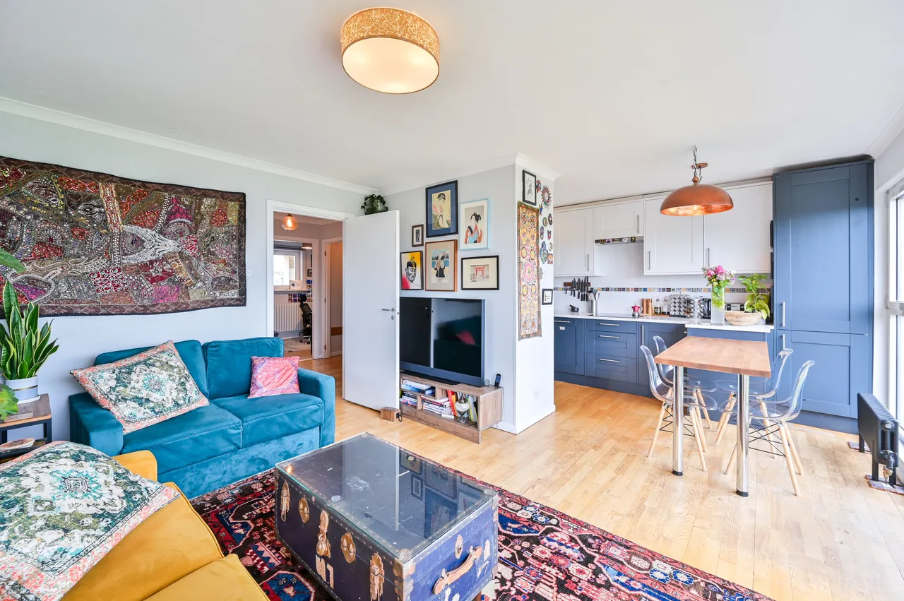 2 bed flat for sale — 124 Tivoli Court, Rotherhithe Street, London