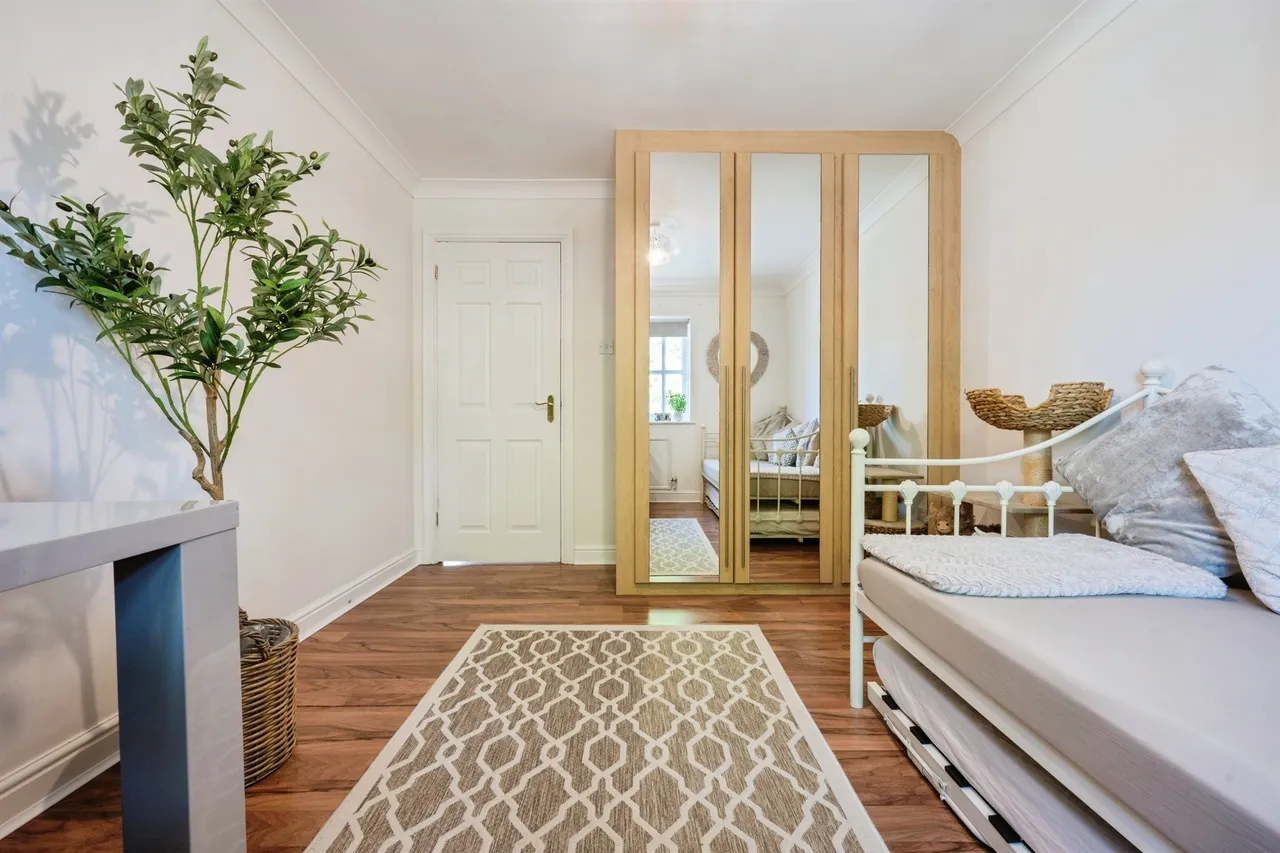 Minister Court, Frogmore, AL2, photo 15