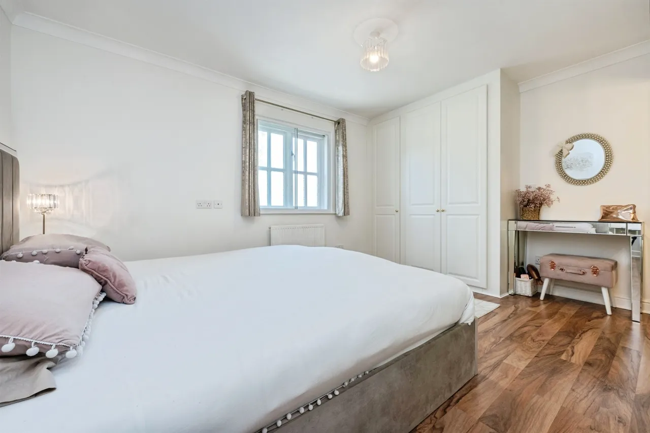 Minister Court, Frogmore, AL2, photo 11