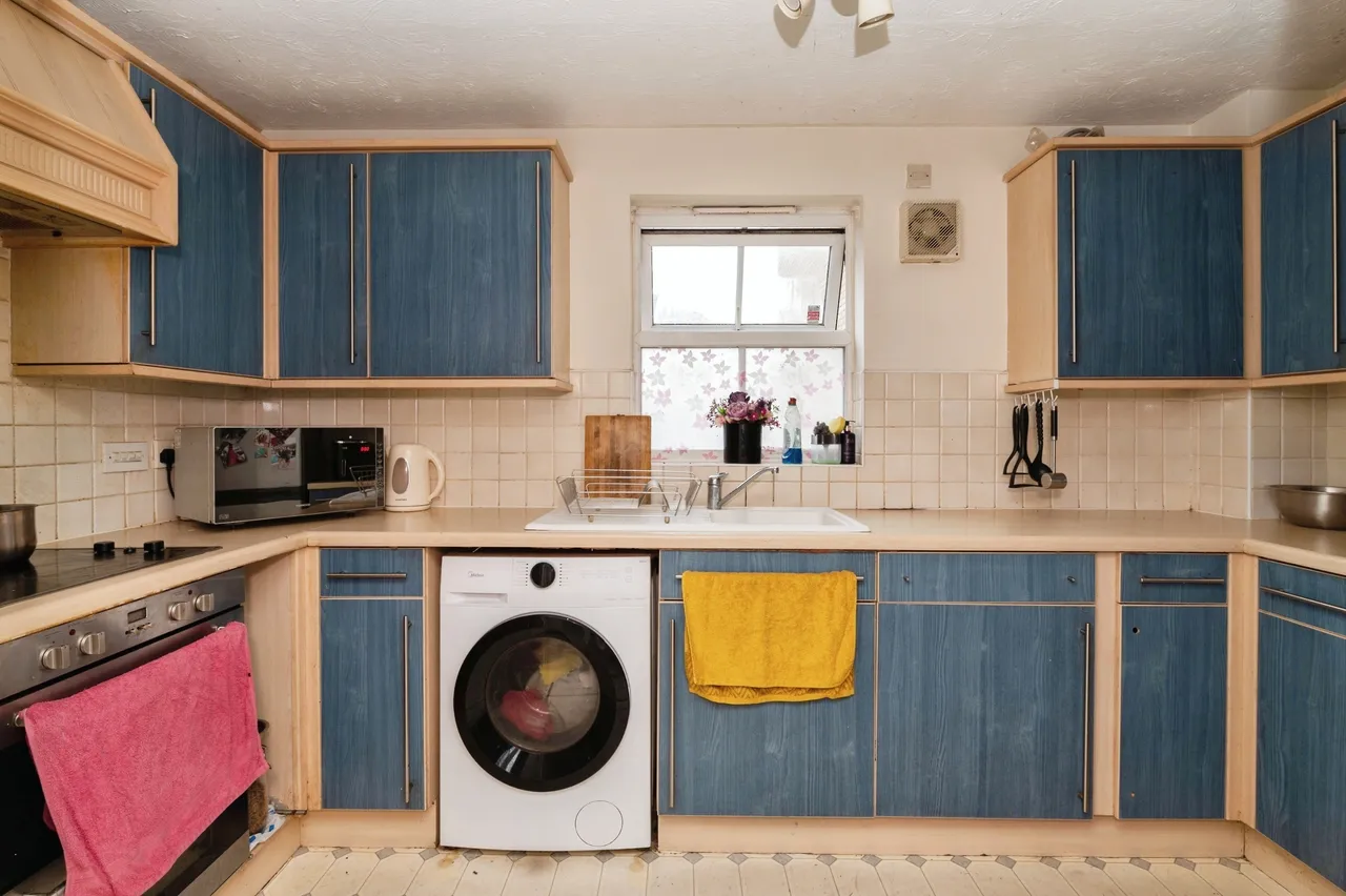 Rawlyn Close, Chafford Hundred, Grays, Essex, RM16, photo 6