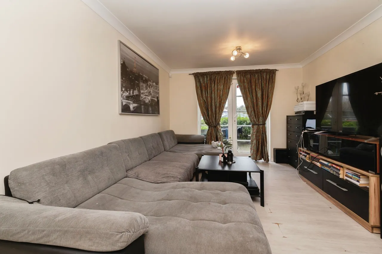 Rawlyn Close, Chafford Hundred, Grays, Essex, RM16, photo 2