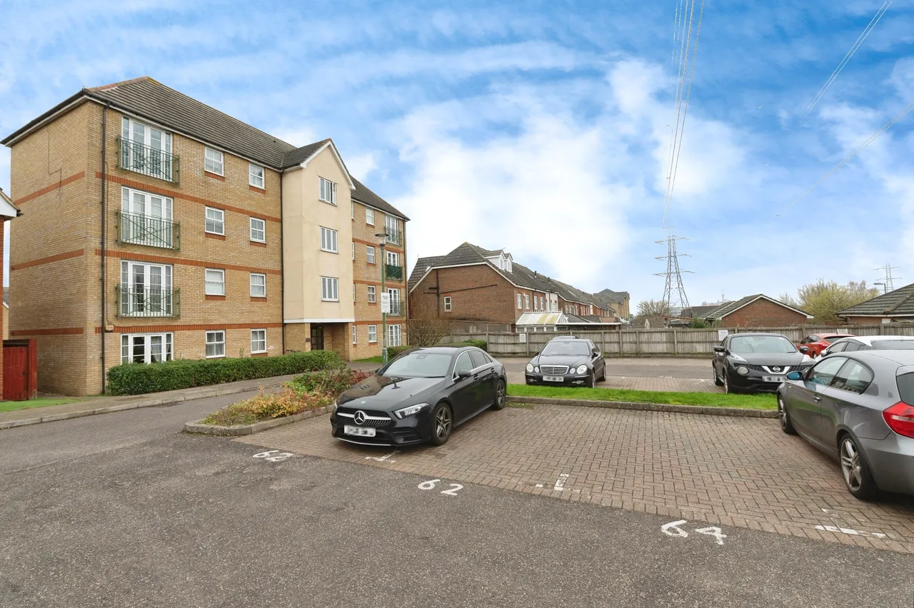 Rawlyn Close, Chafford Hundred, Grays, Essex, RM16, photo 10