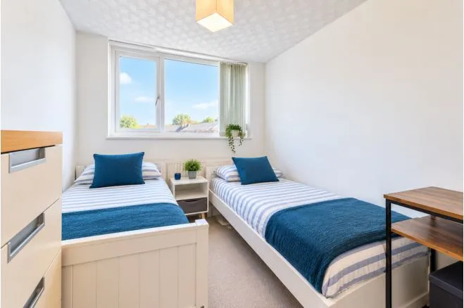 Parkhills Road, Bury, BL9, photo 17