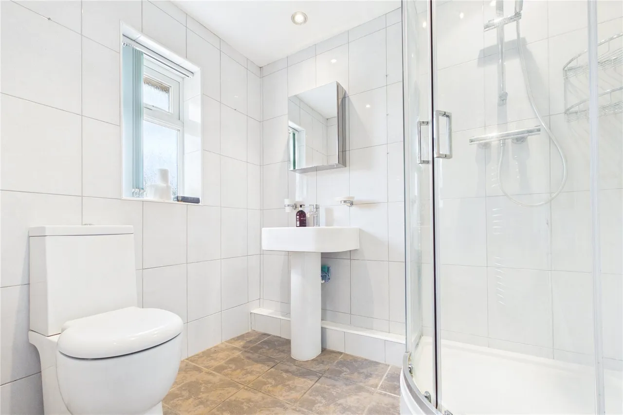 Spring Close, Sherborne St. John, RG24, photo 6