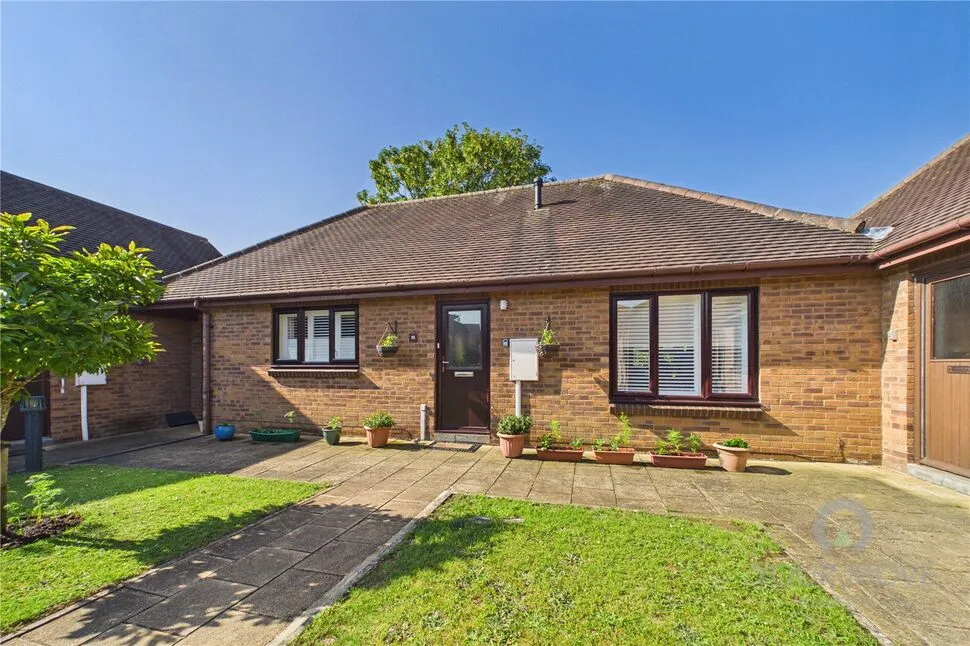 Pond Farm Close, Duston, NN5, photo 13