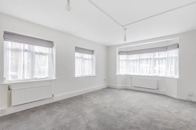 3 bed flat to rent, Richmond Hill, Richmond, TW10