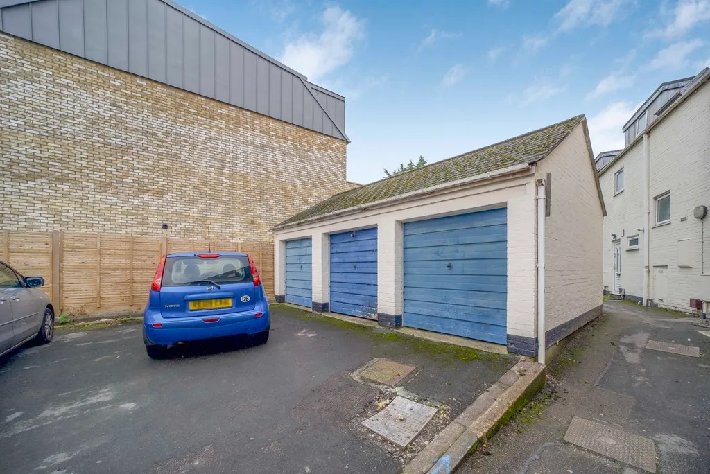 Lordship Road, Northolt, UB5, photo 30