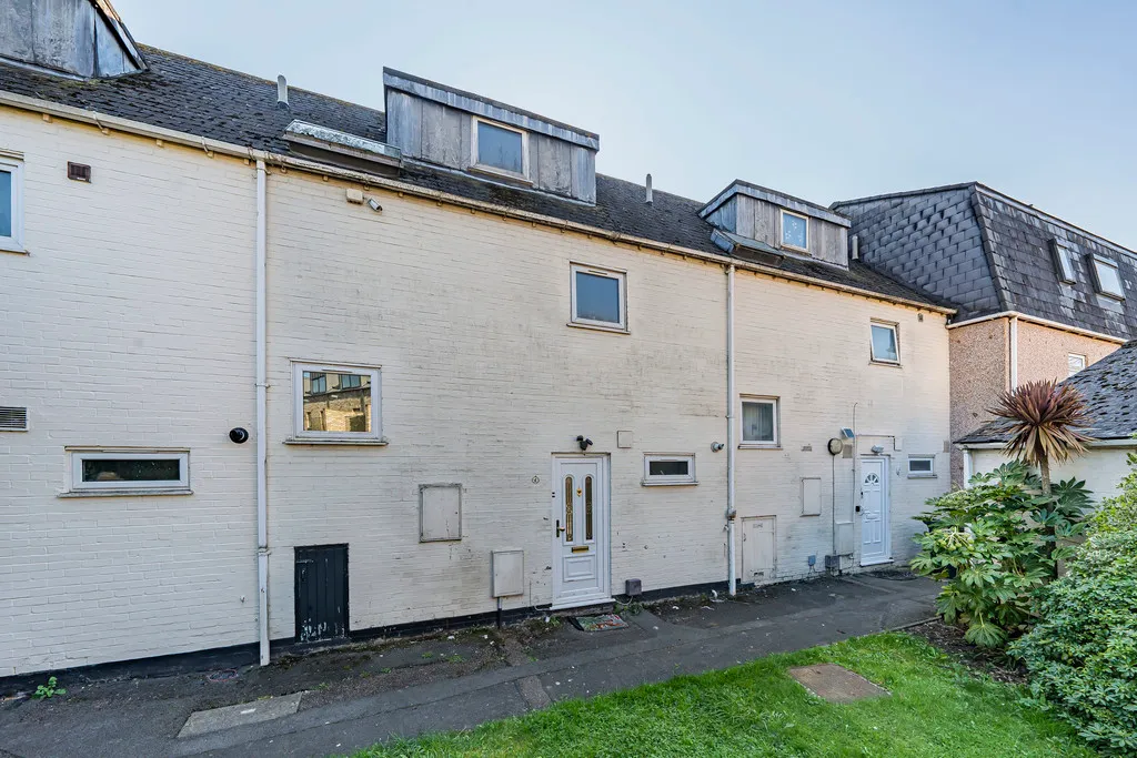 4 bed house for sale — Lordship Road, Northolt, UB5