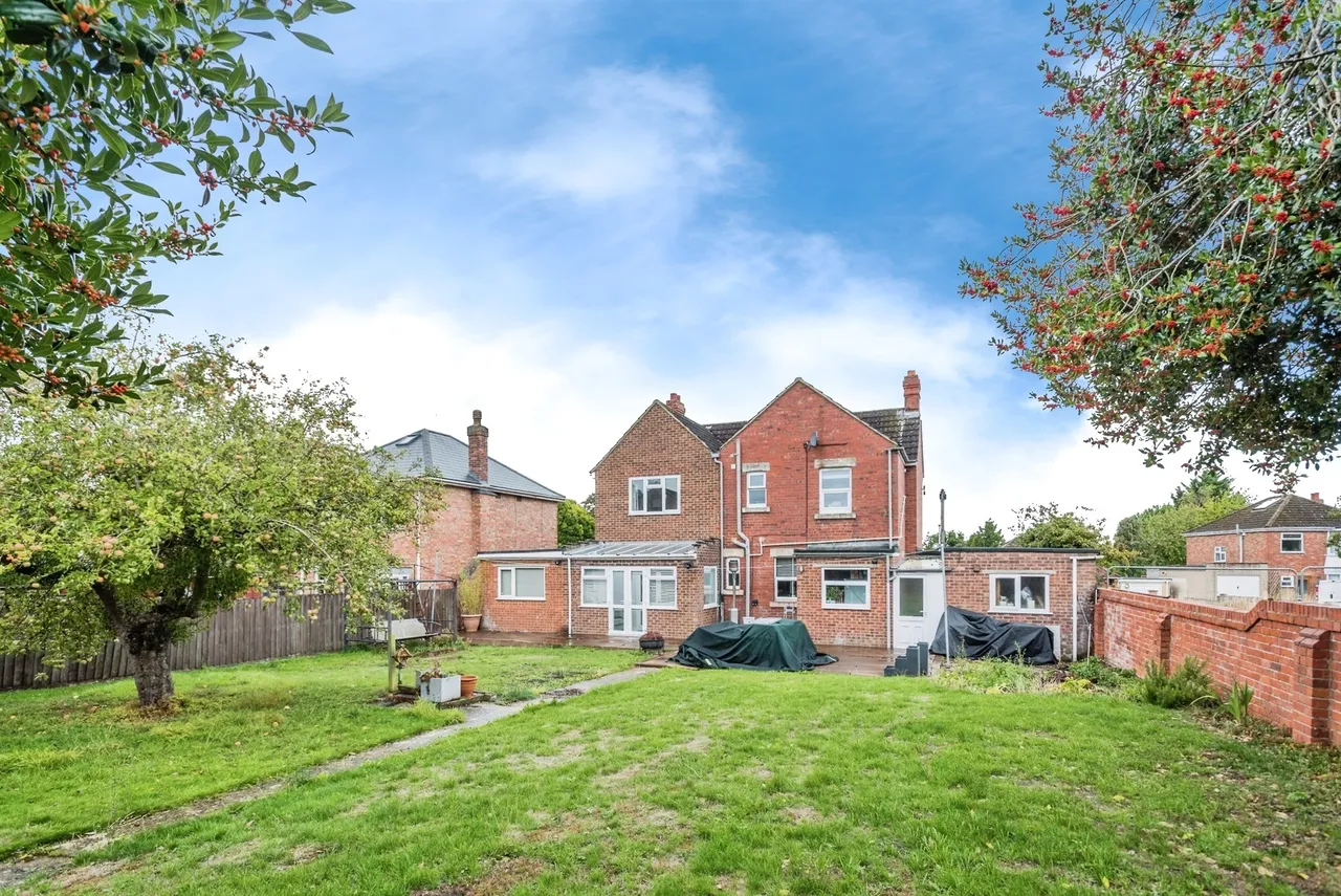 Church Walk South, Swindon, SN2, photo 15