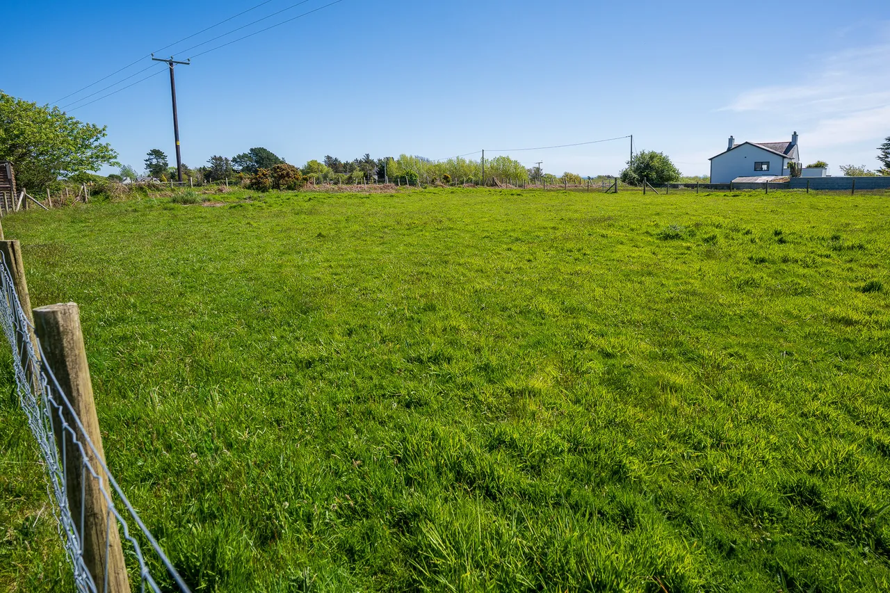 Lleiniau Hirion & Orchard Cottage, Penrhos, Pwllheli, Gwynedd, LL53 7NF, photo 8