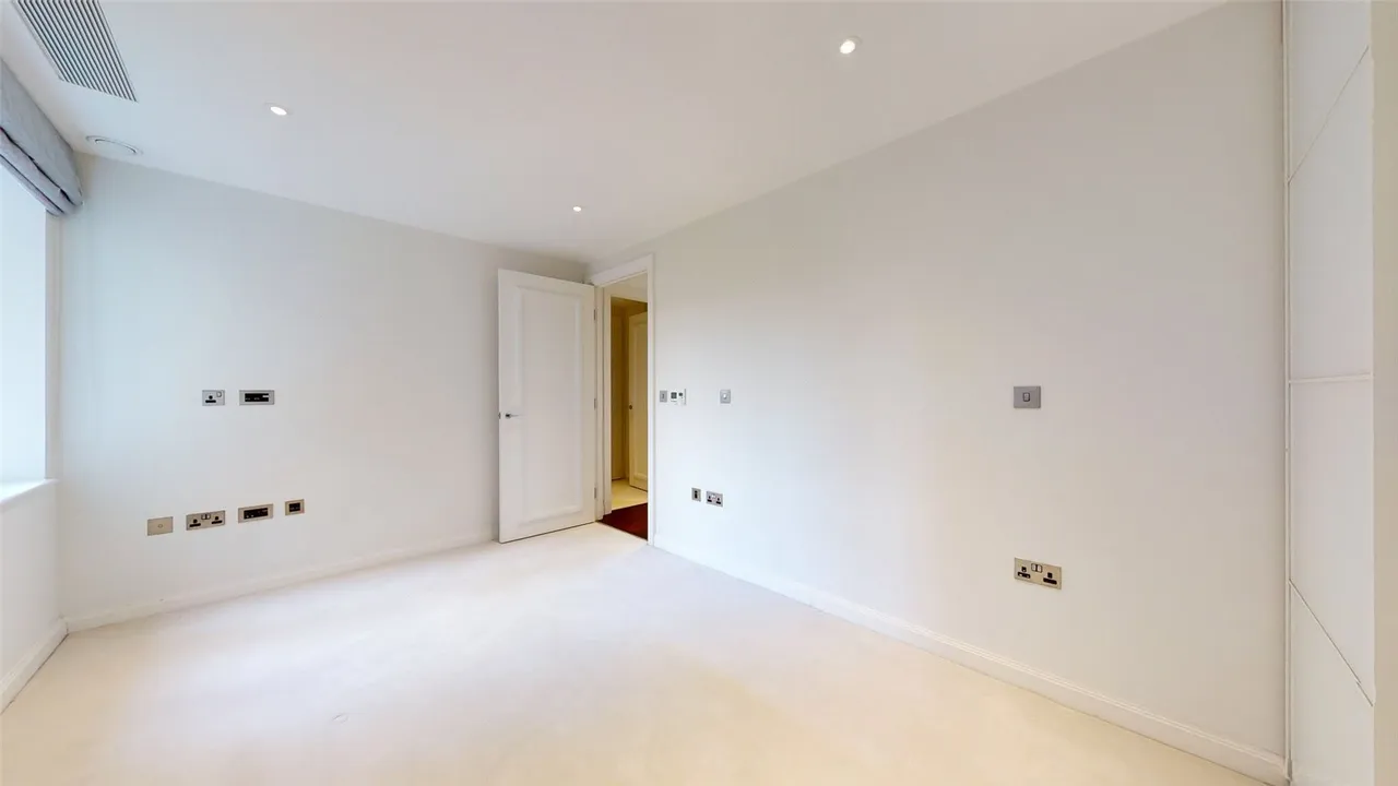 Carnwath Road, London, SW6, photo 7