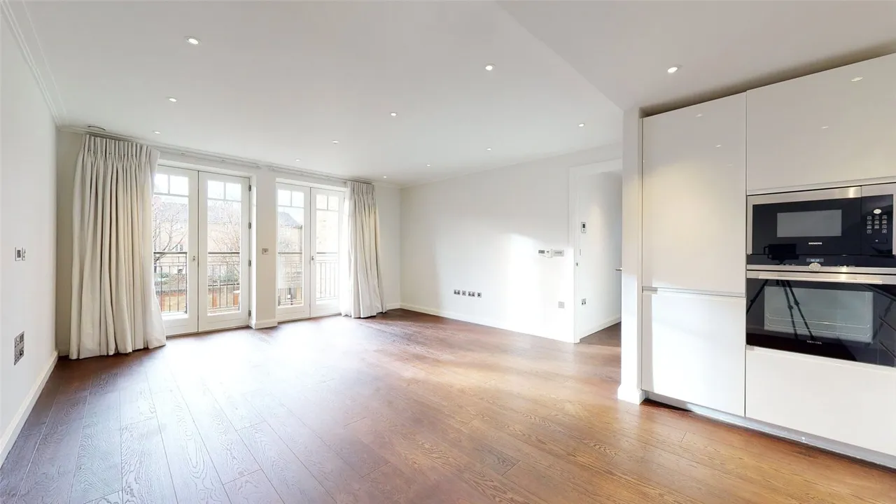 Carnwath Road, London, SW6, photo 2