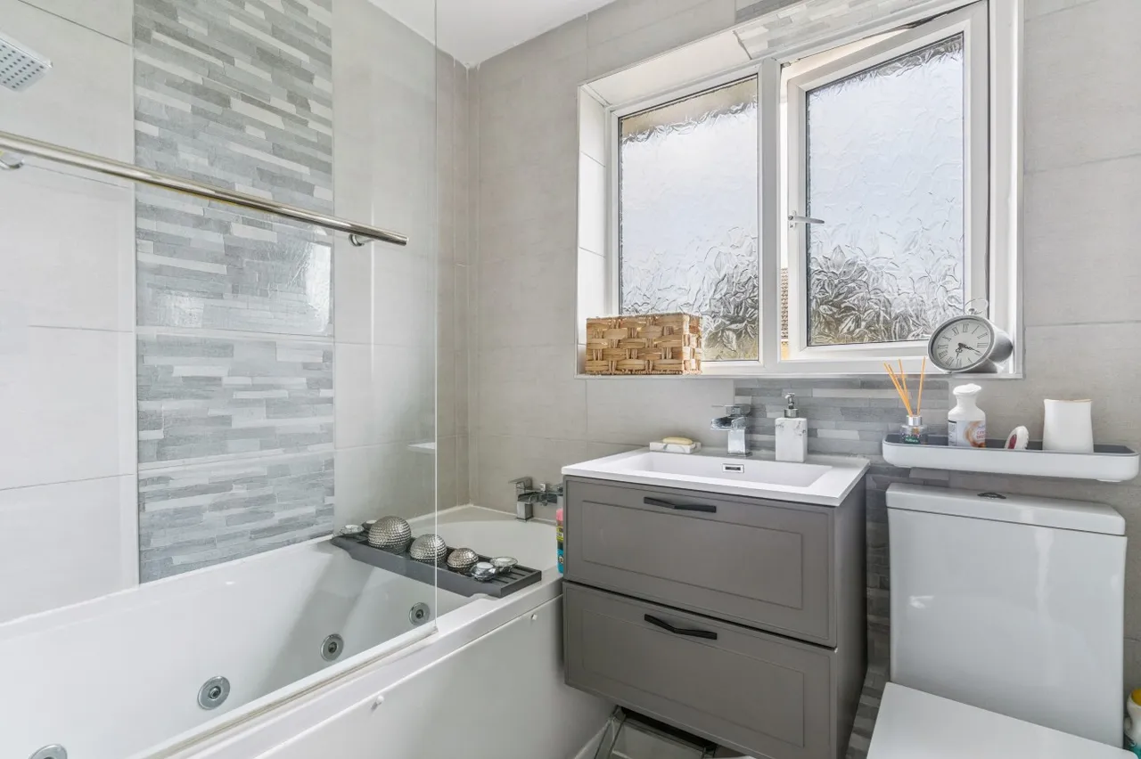 Cambridgeshire, Eaton Socon, PE19, photo 6