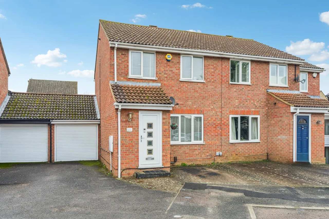 3 bed house for sale, Cambridgeshire, Eaton Socon, PE19