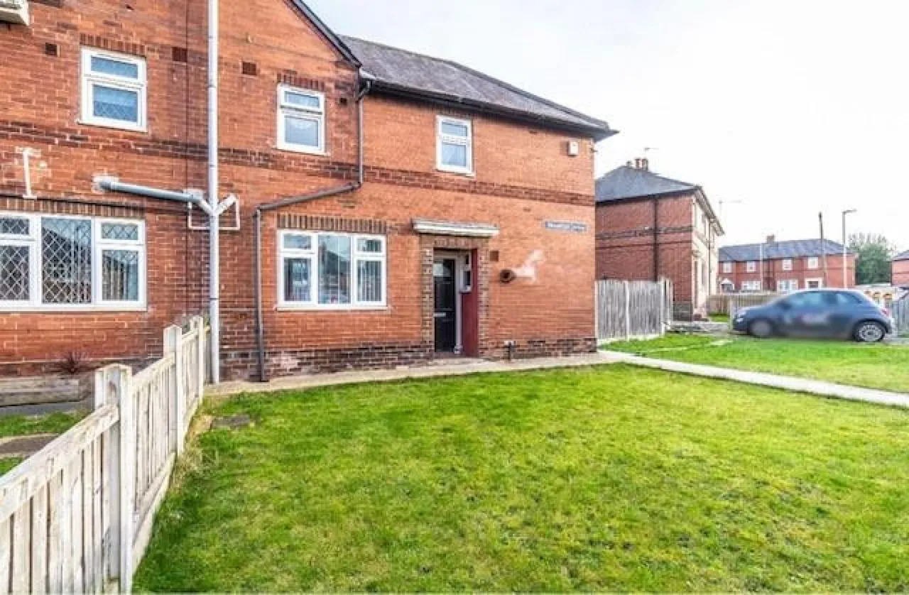 2 bed house for sale — Monkhill Drive, Pontefract, West Yorkshire