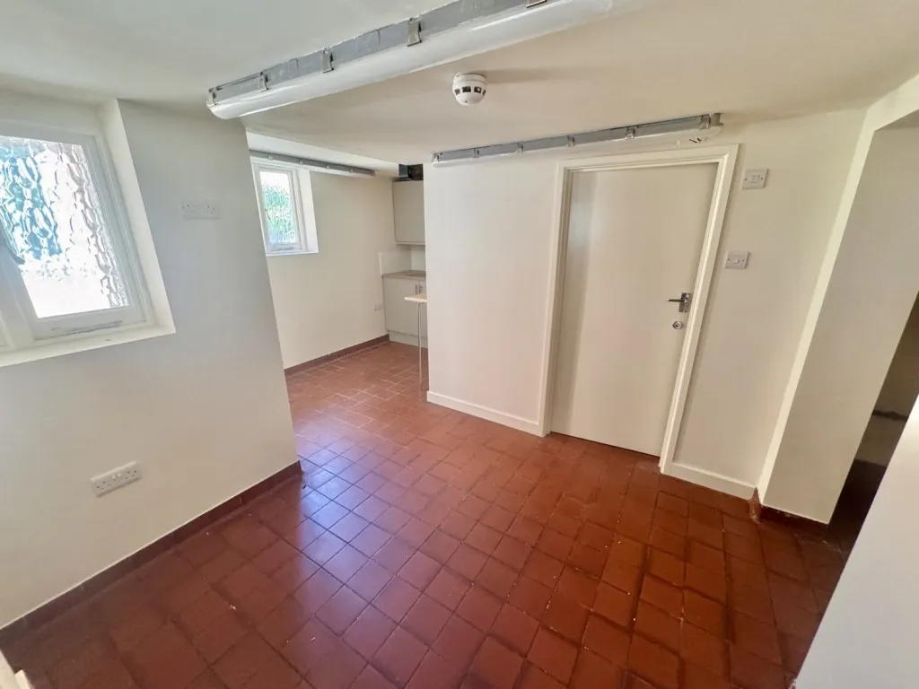 St. Thomas Street, Lymington, SO41, photo 4