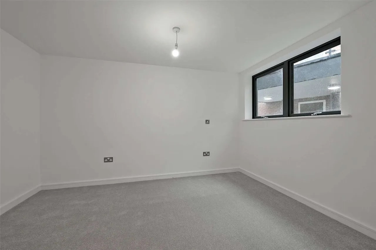 Dedworth Road, Windsor, Berkshire, SL4 5AZ, photo 4