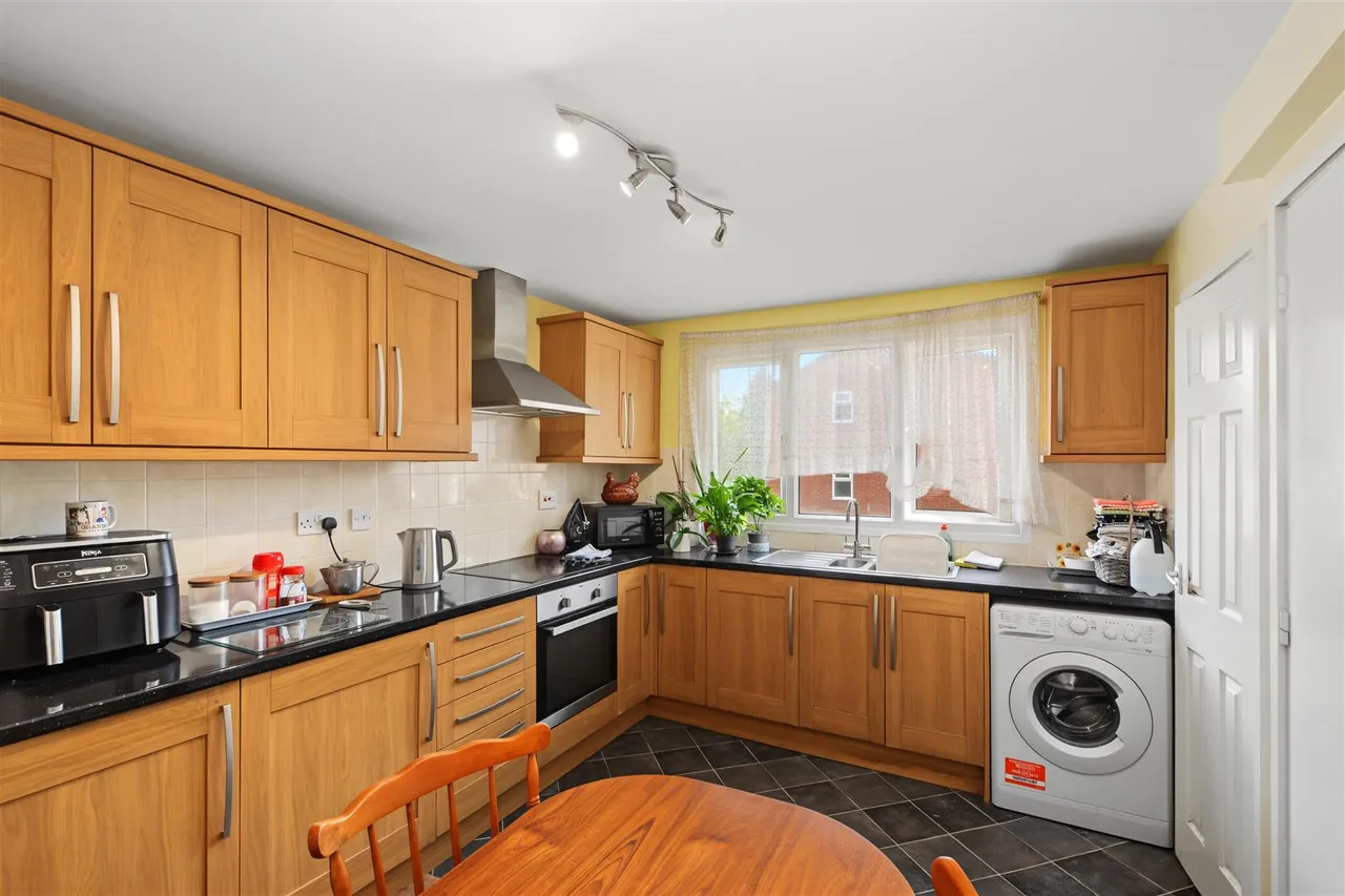 Pippin Close, Nottingham, NG3, photo 2