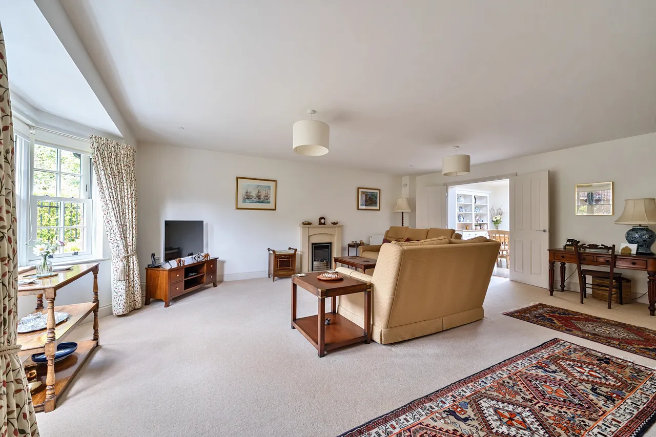 Clarendon Court, Marlborough, SN8, photo 8