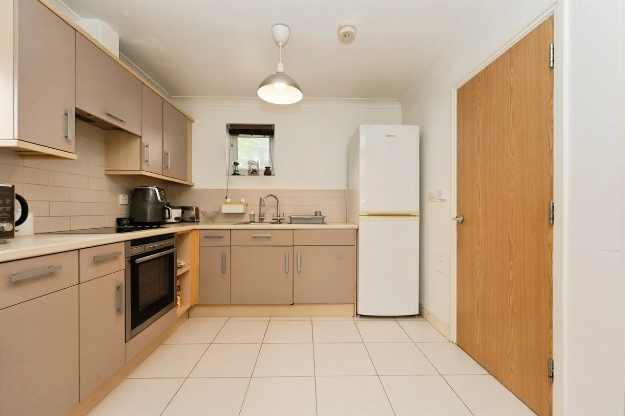 King Georges Avenue, Watford, photo 2