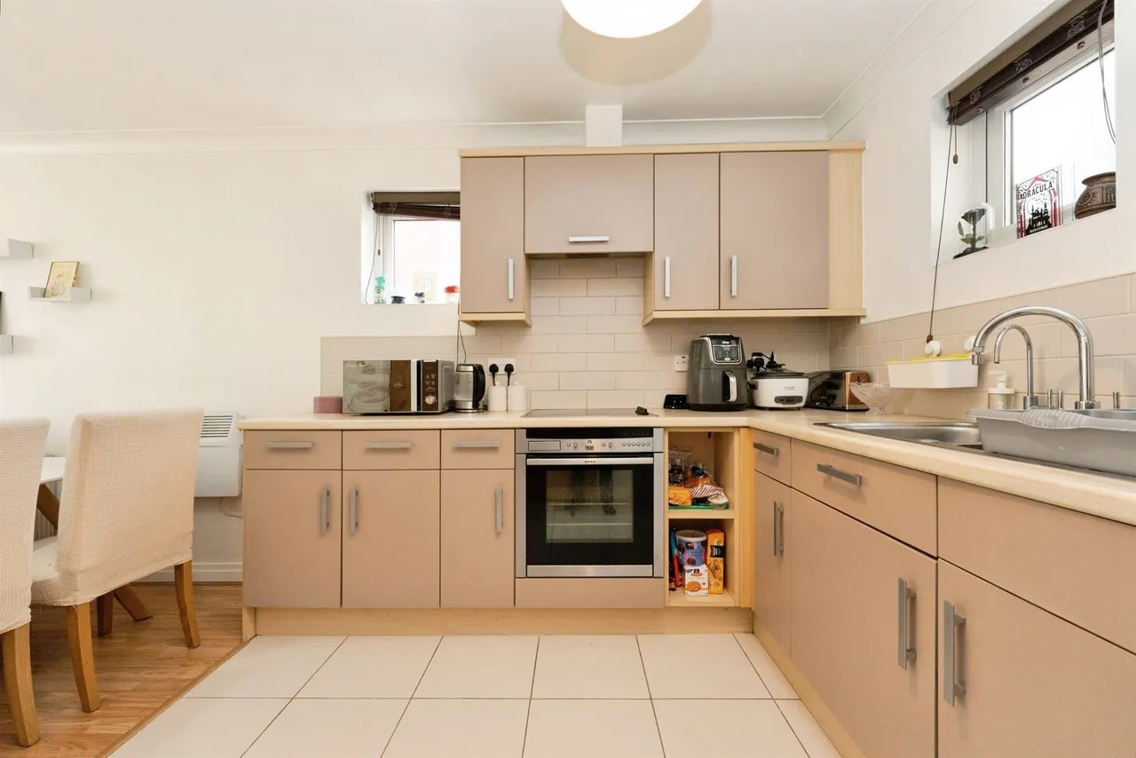 King Georges Avenue, Watford, photo 7