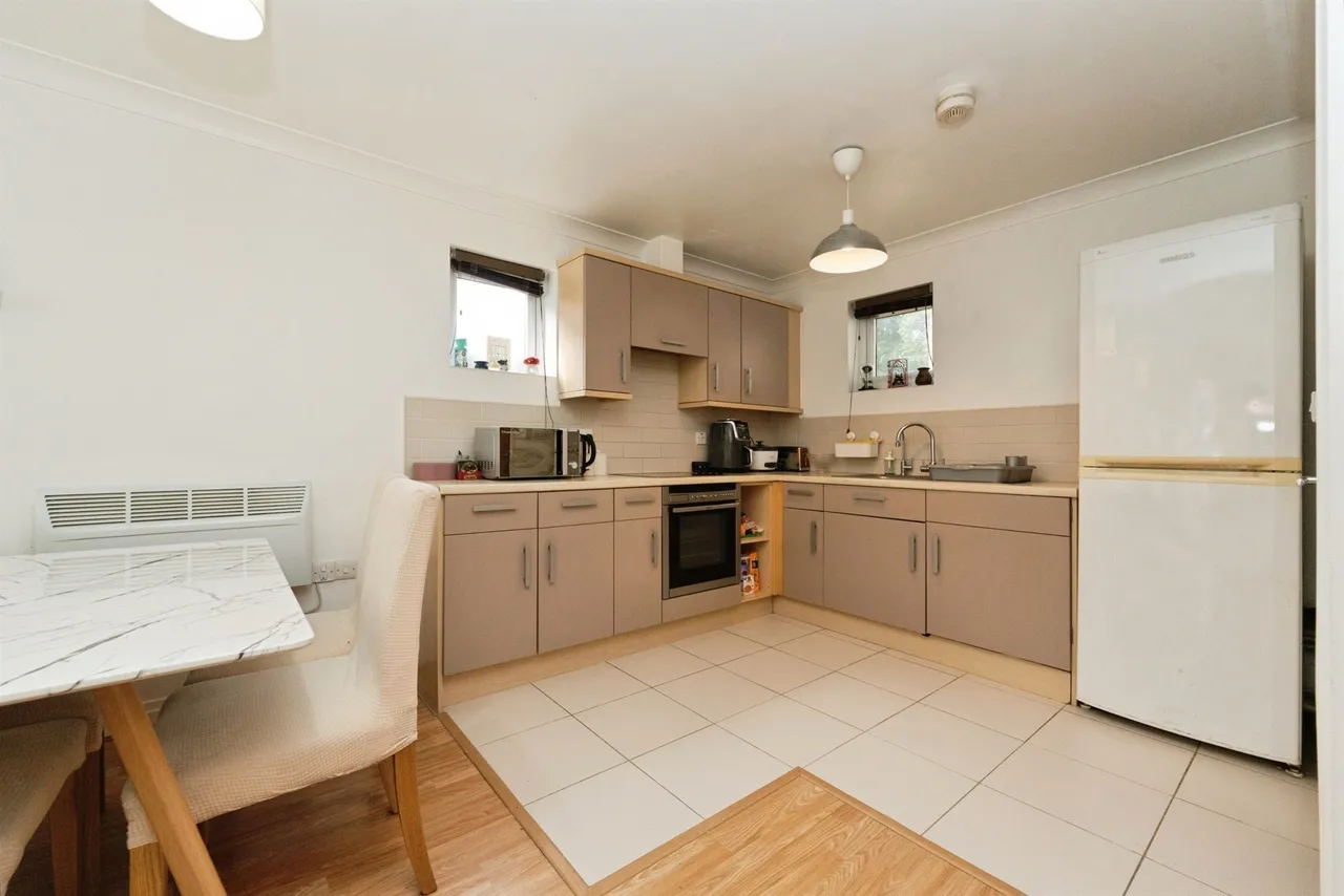 King Georges Avenue, Watford, photo 6