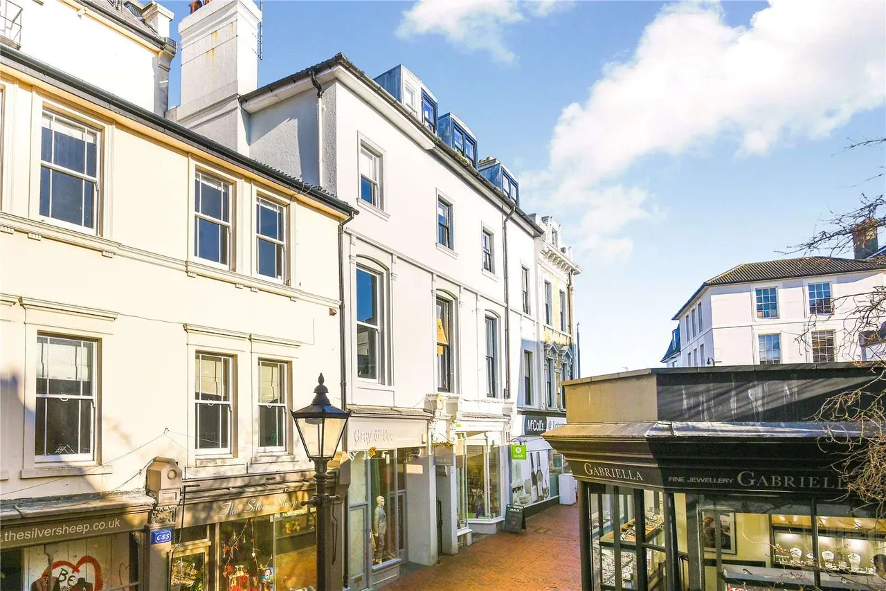 2 bed flat to rent, Chapel Place, Tunbridge Wells, TN1