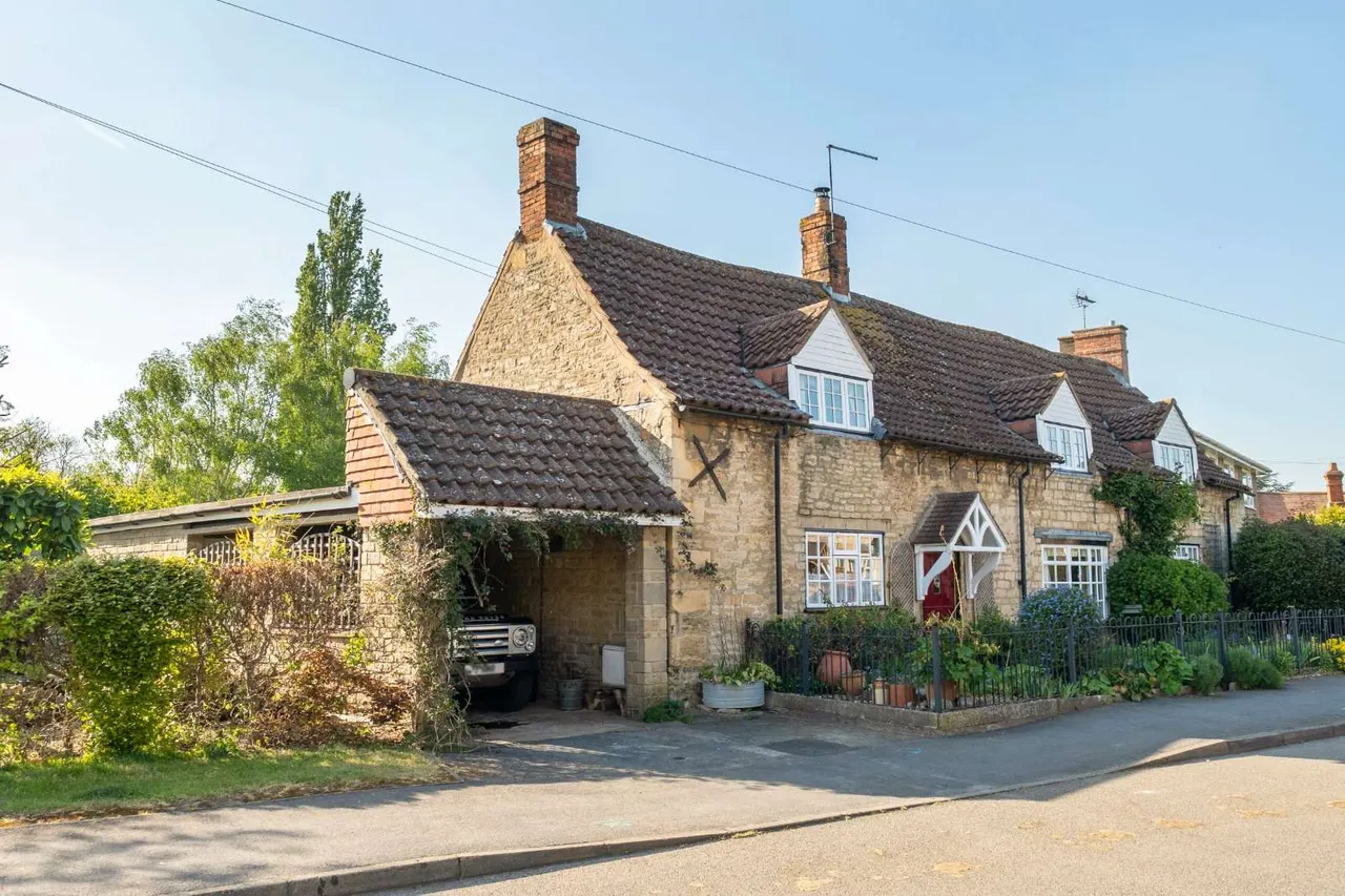 3 bed house for sale — Station Road, Thurlby, Bourne, Lincolnshire, PE10 0HD