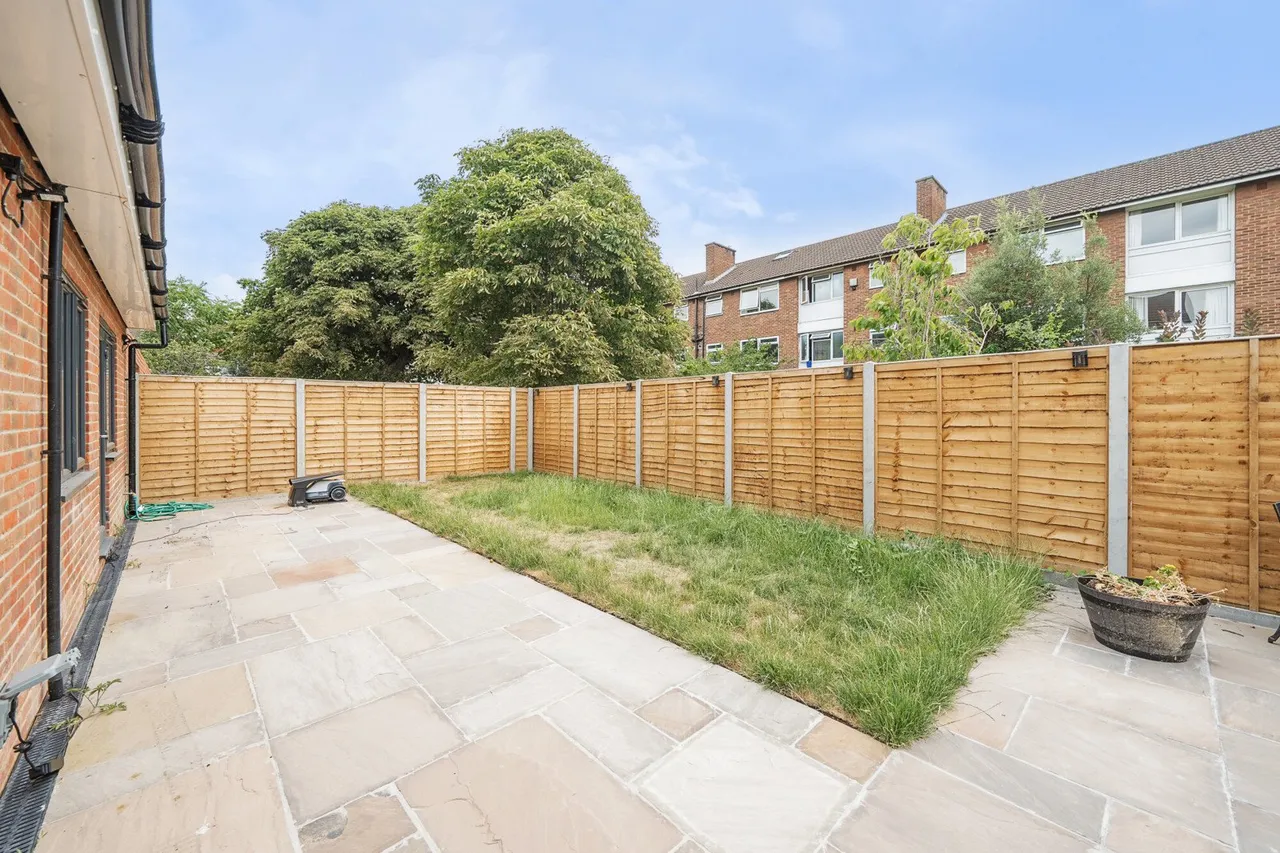 Courtlands Avenue, SE12, photo 4