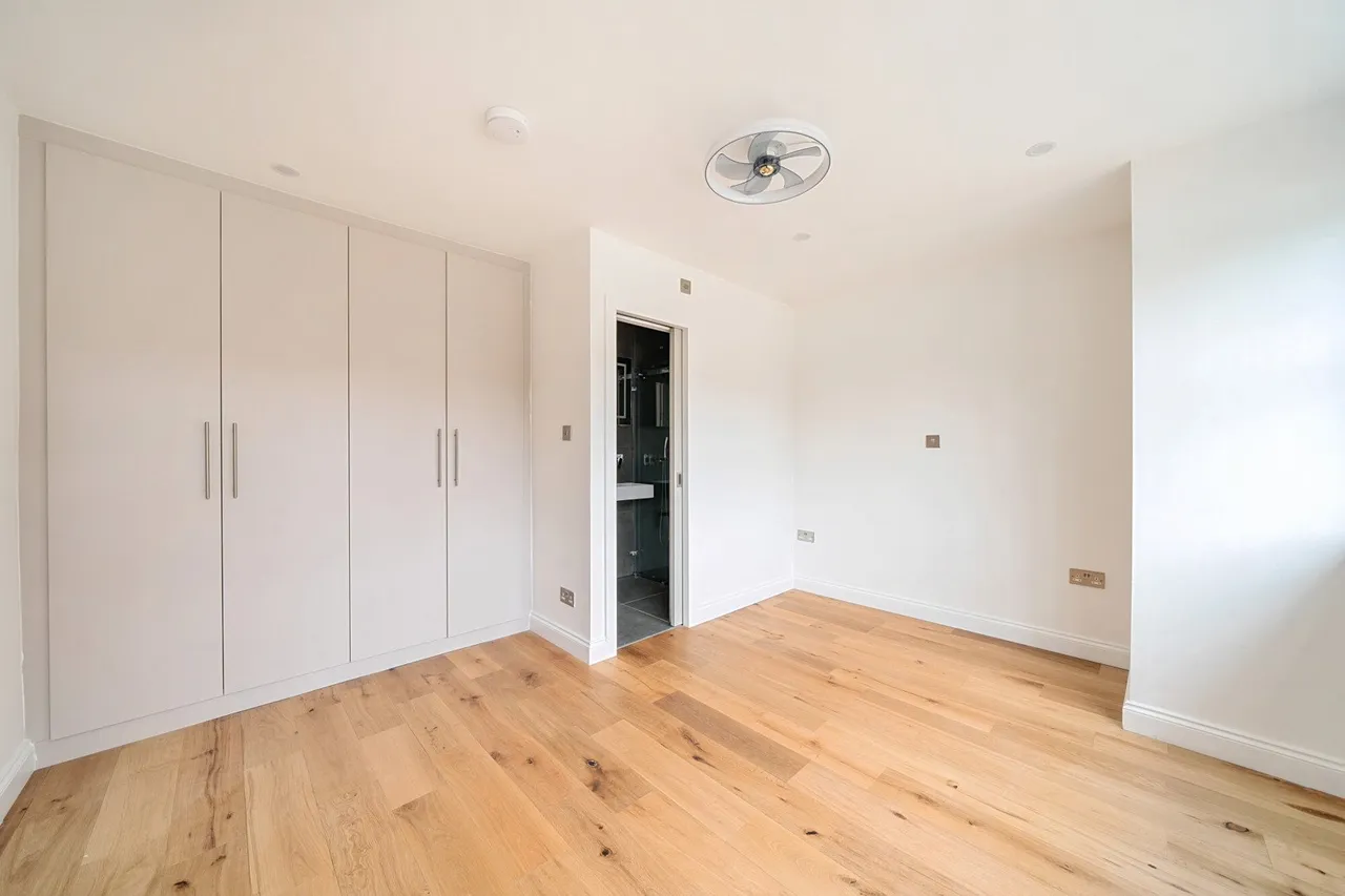 Courtlands Avenue, SE12, photo 10