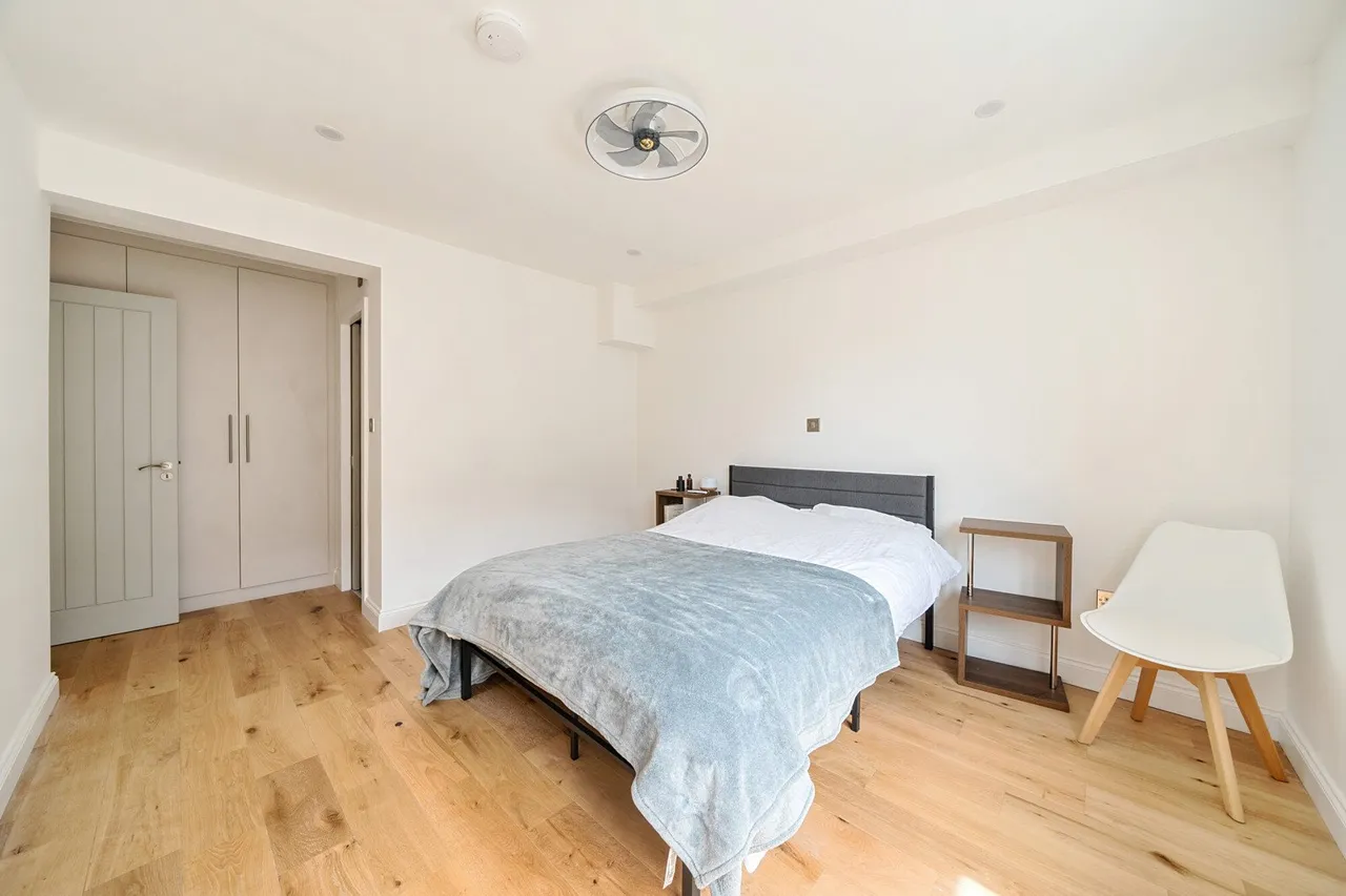 Courtlands Avenue, SE12, photo 11