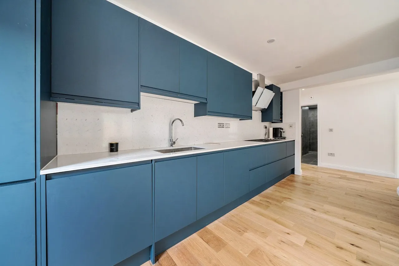 Courtlands Avenue, SE12, photo 17