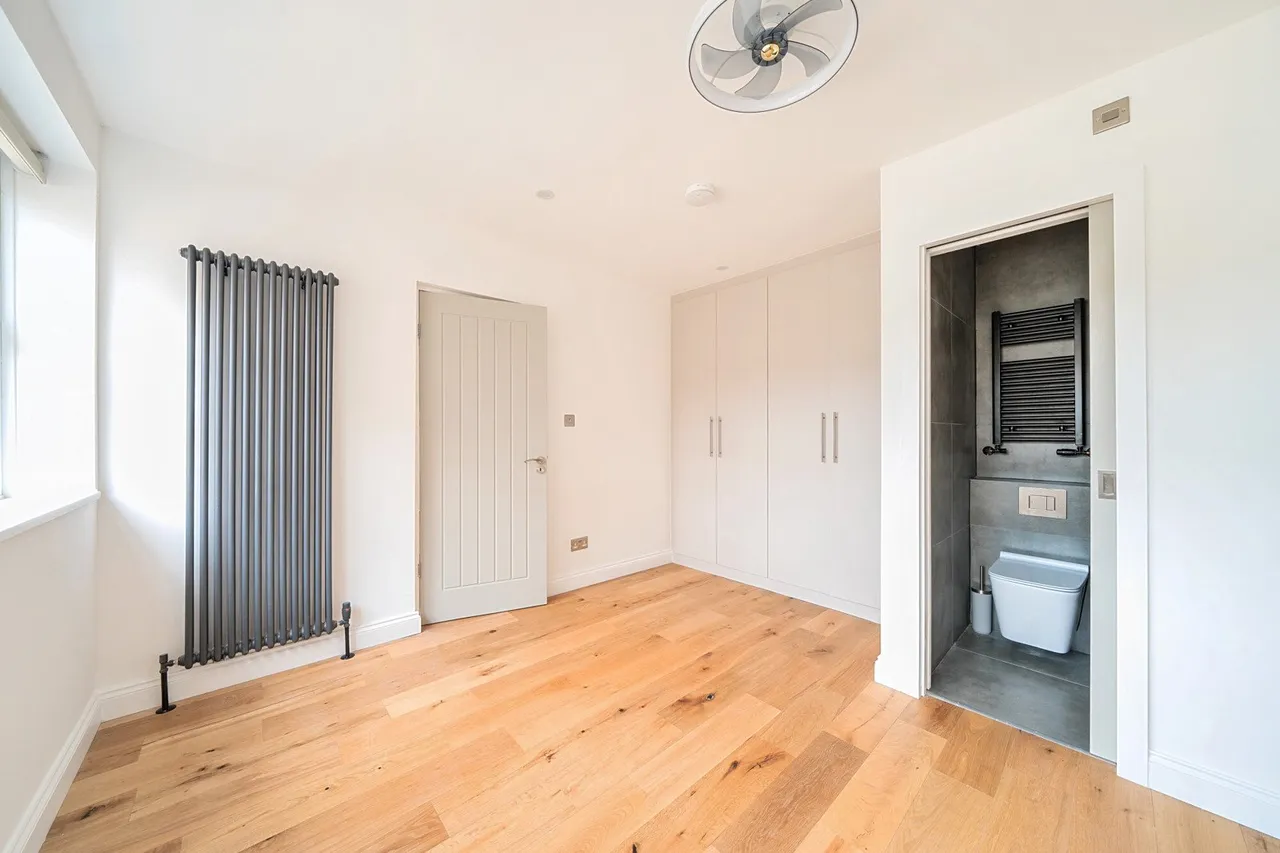 Courtlands Avenue, SE12, photo 22