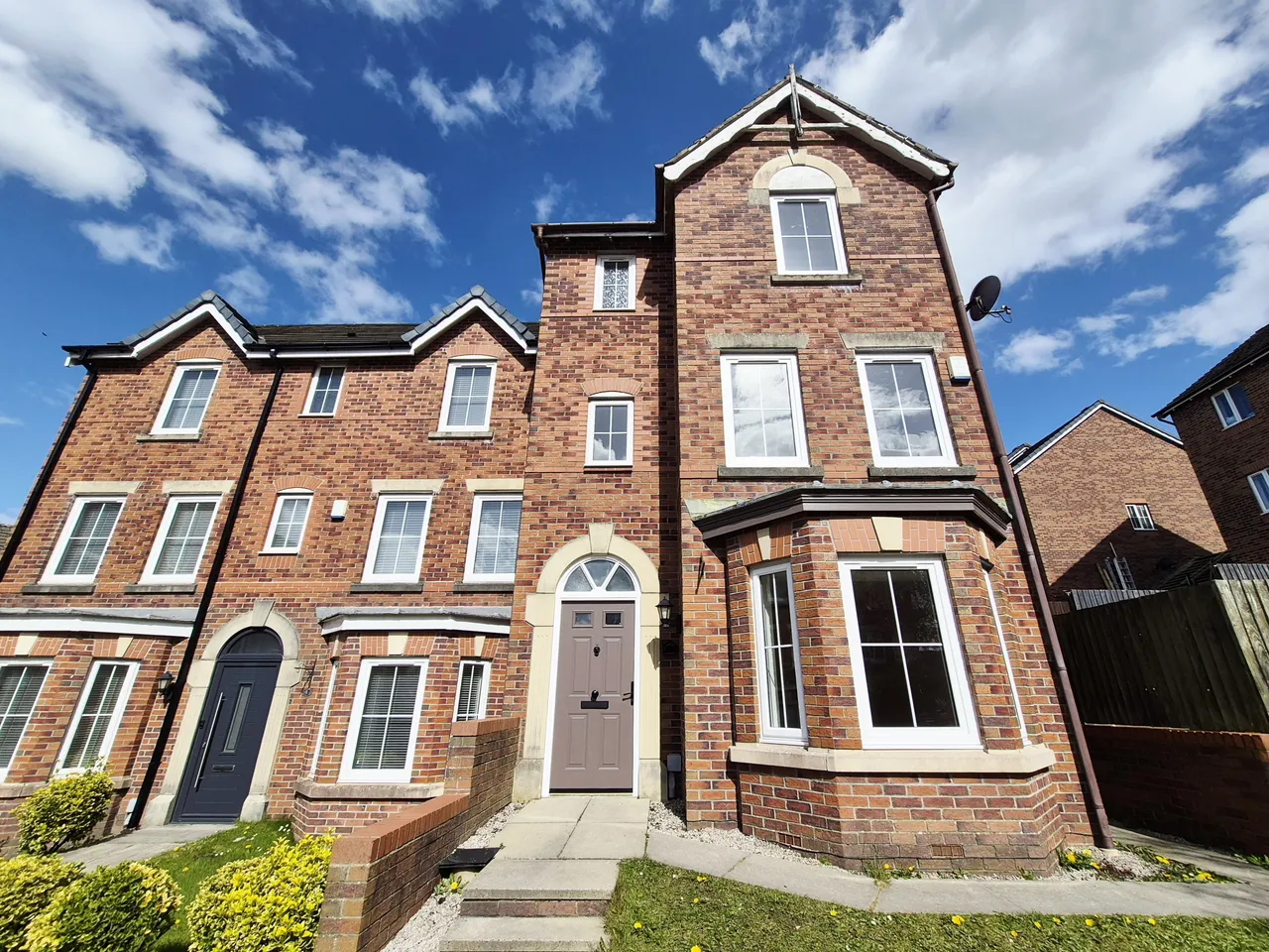 5 bed house to rent, Mellor Close, Blackburn, BB2