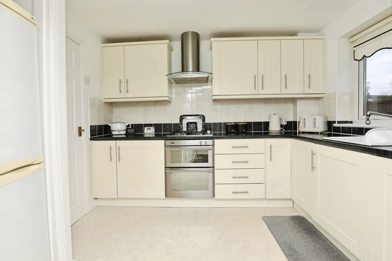 Moorlands Road, Thornton, L23, photo 3