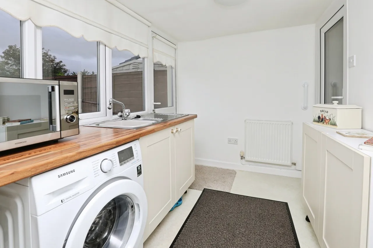 Moorlands Road, Thornton, L23, photo 12