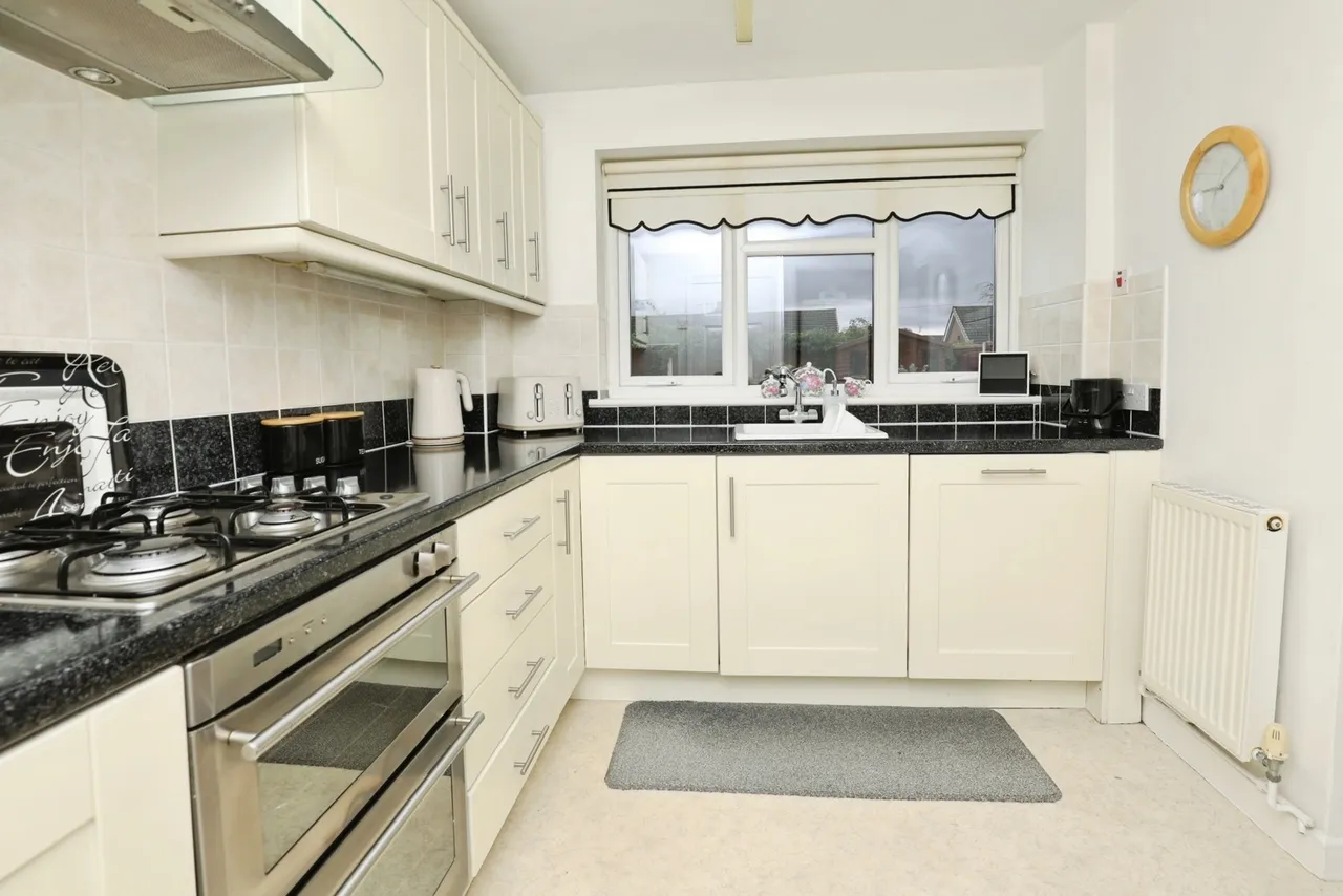 Moorlands Road, Thornton, L23, photo 19