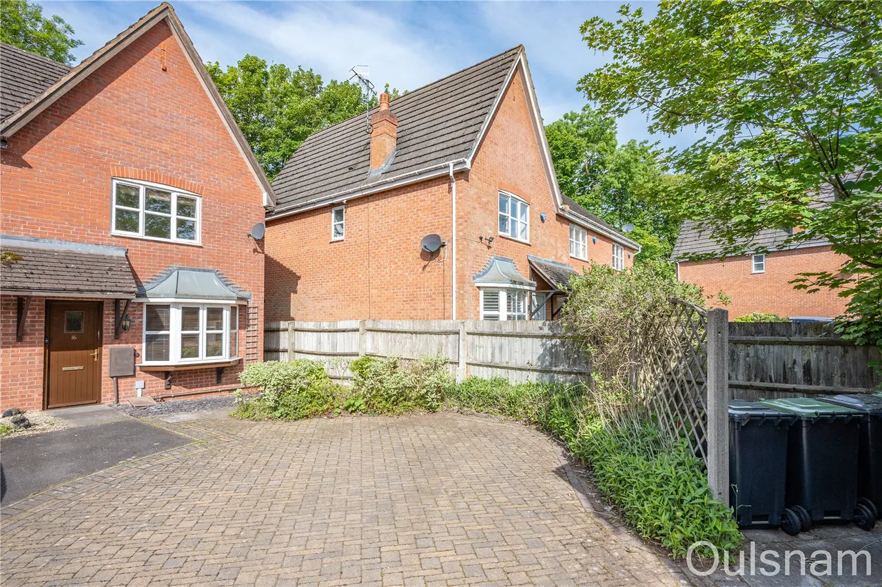 Pavilion Gardens, Bromsgrove, Worcestershire, B61 0UH, photo 16