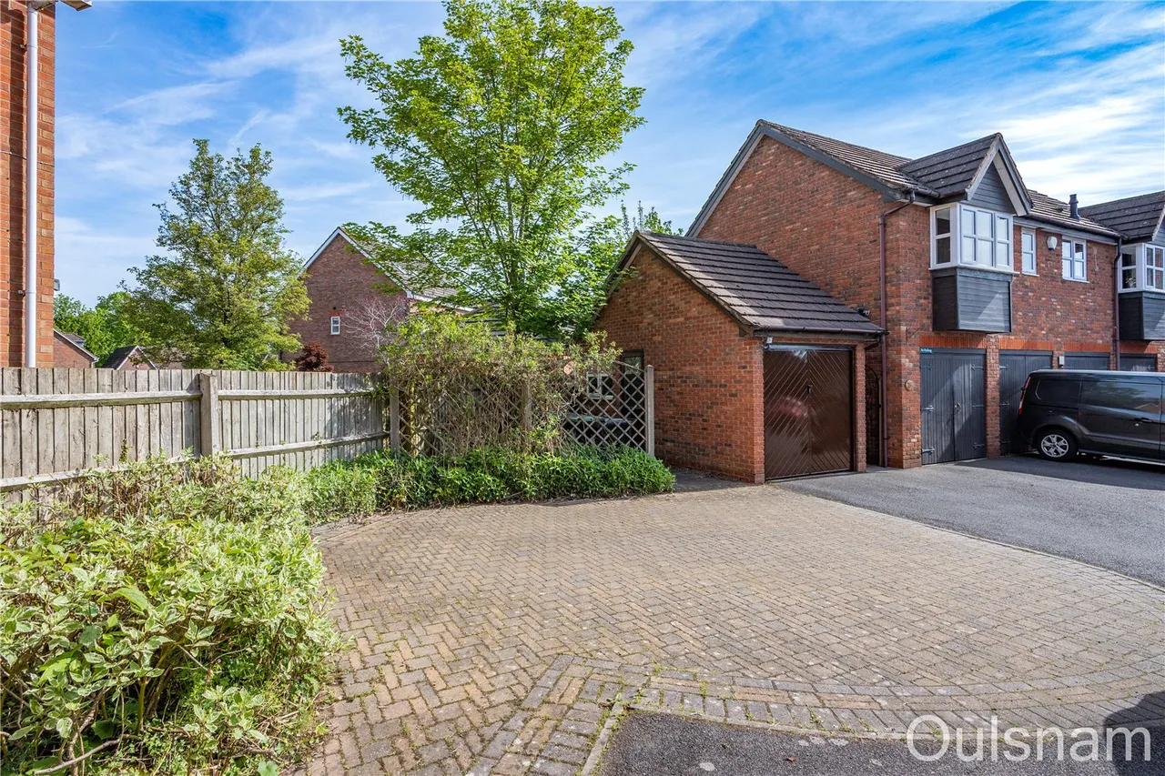 Pavilion Gardens, Bromsgrove, Worcestershire, B61 0UH, photo 17