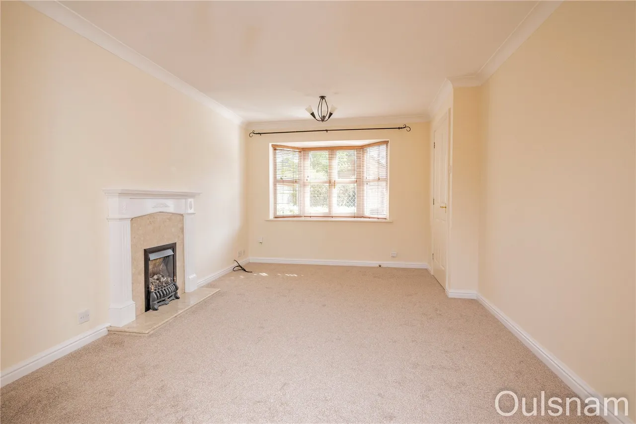 Pavilion Gardens, Bromsgrove, Worcestershire, B61 0UH, photo 2