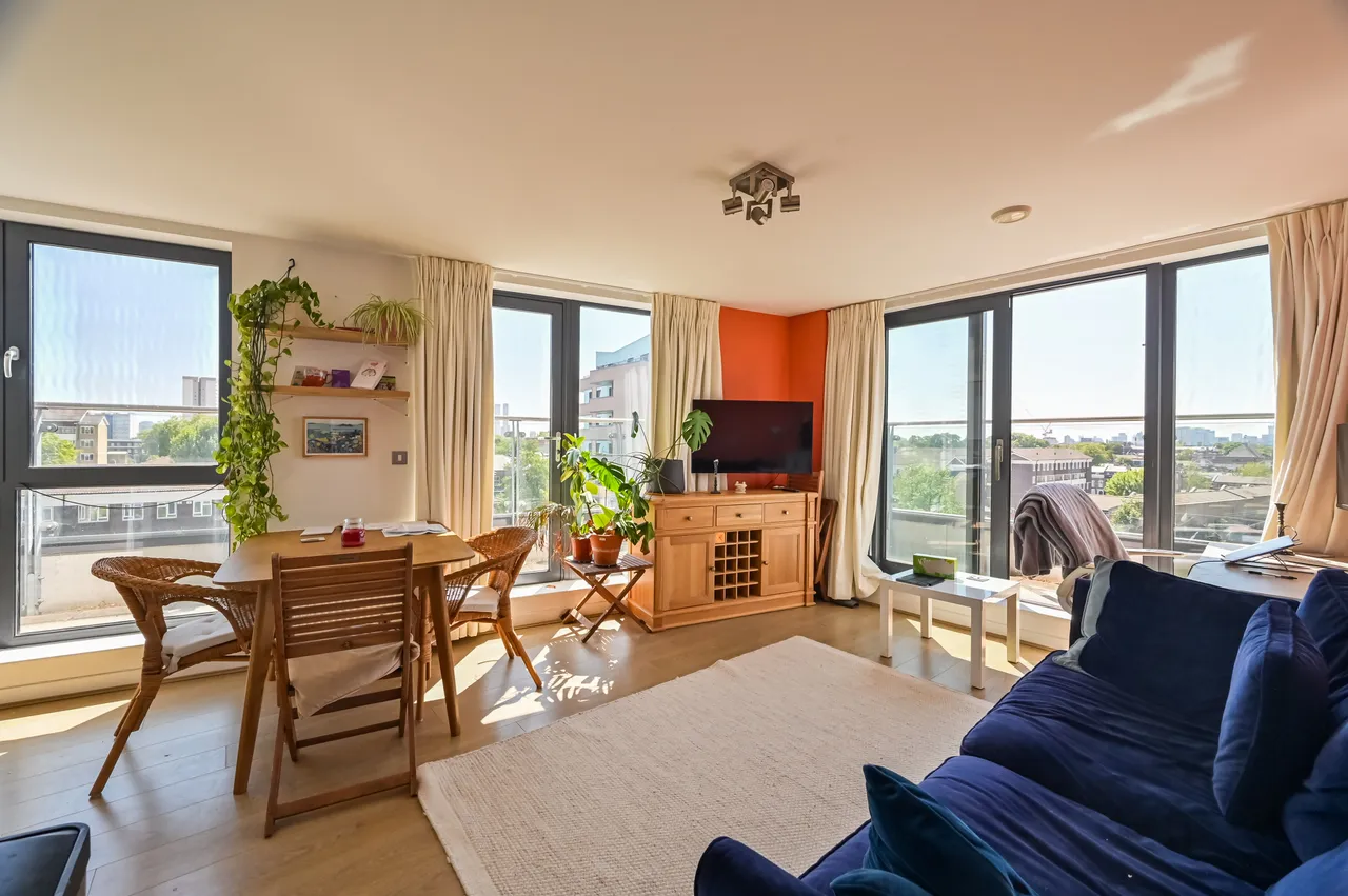 1 bed flat for sale — Flat 46, Aubers Ridge Court, 9 Festubert Place, London