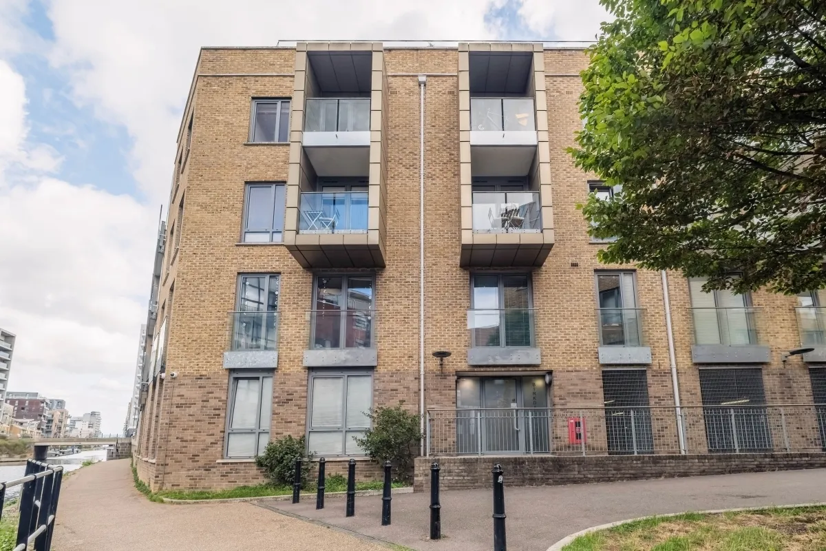St. Annes Street, E14, photo 20