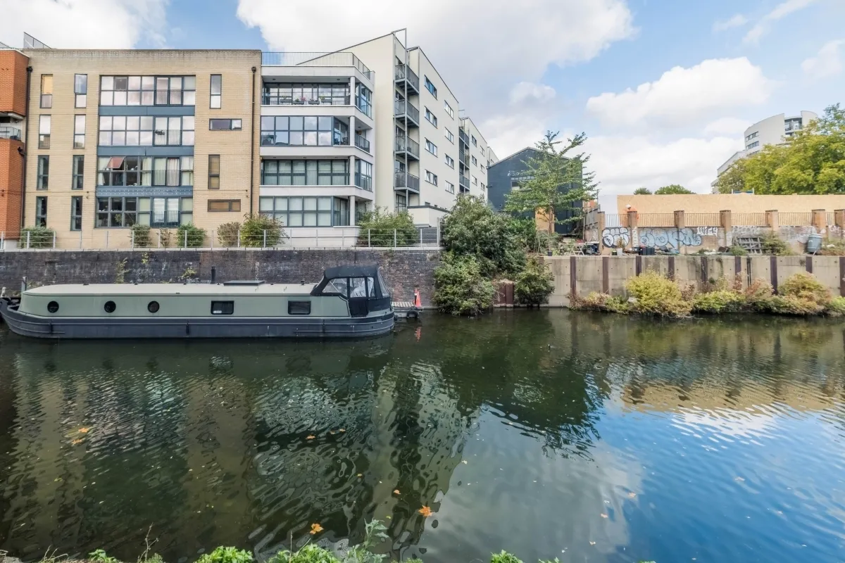 St. Annes Street, E14, photo 15