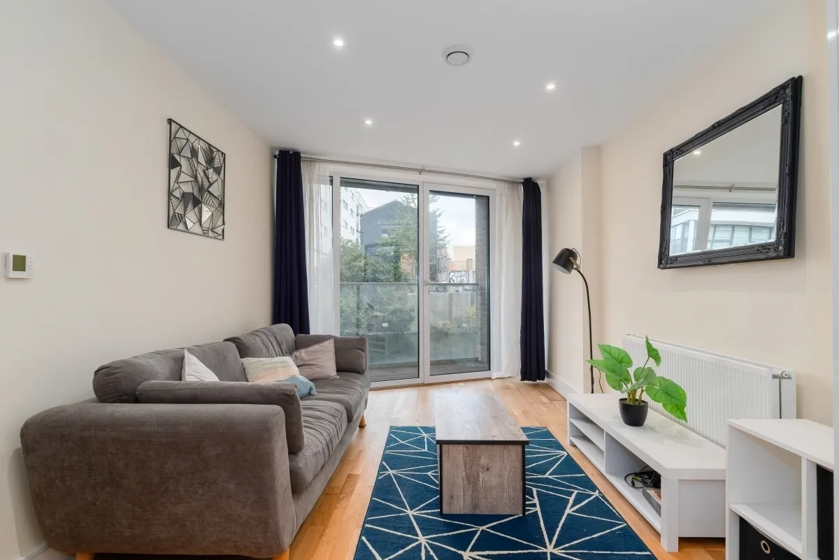 2 bed flat to rent, St. Annes Street, E14