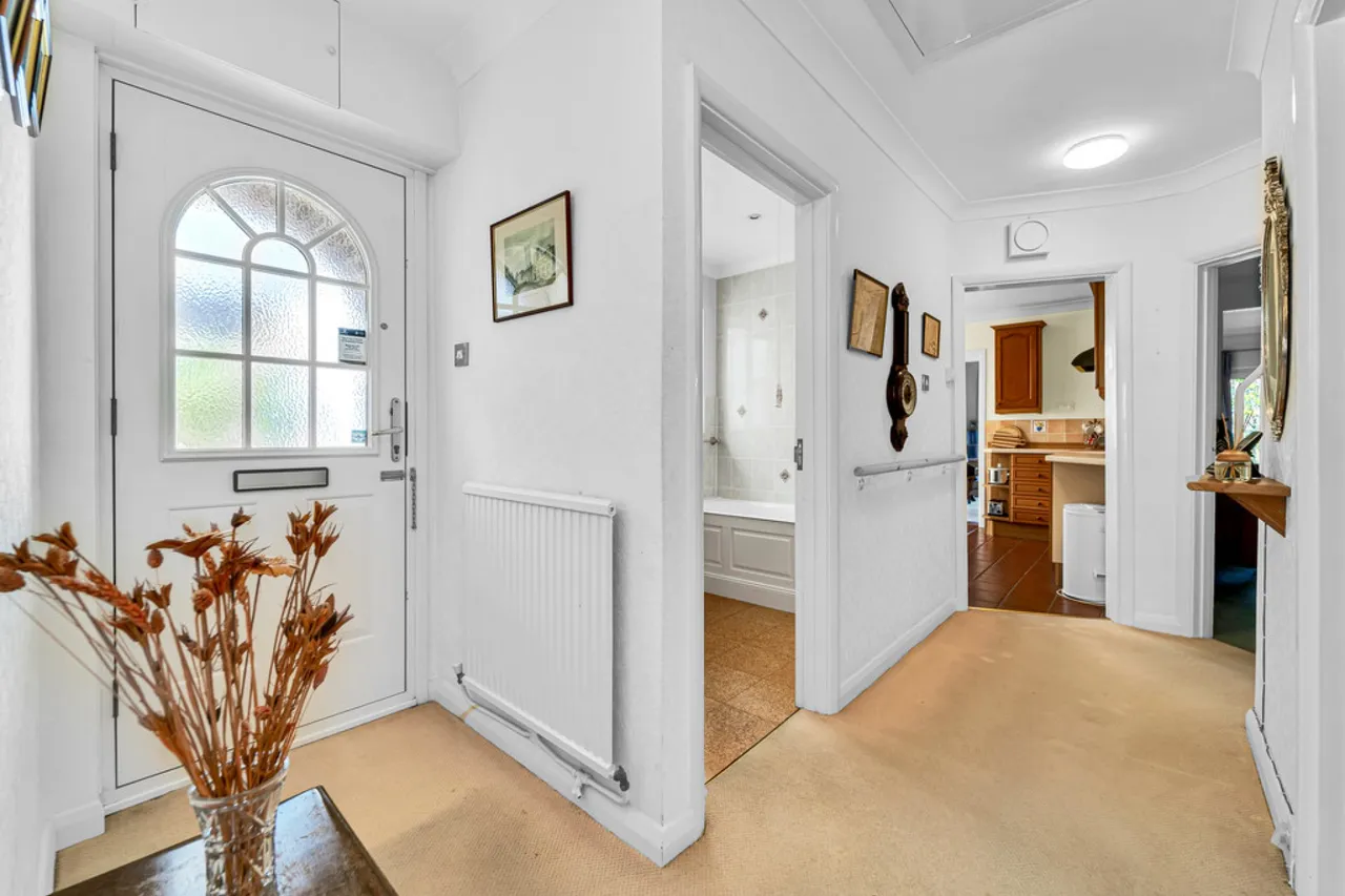 Wolsey Road, Ashford, TW15, photo 6