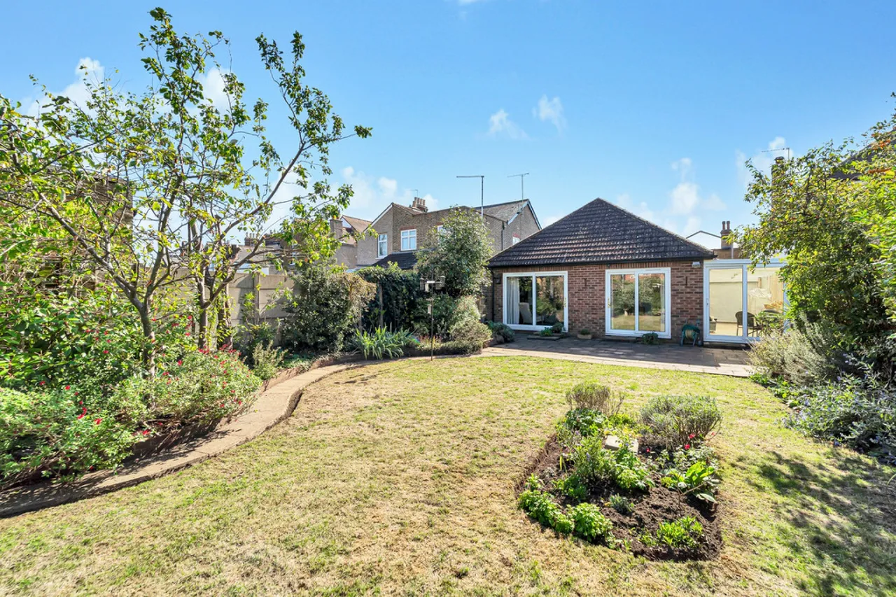 Wolsey Road, Ashford, TW15, photo 2
