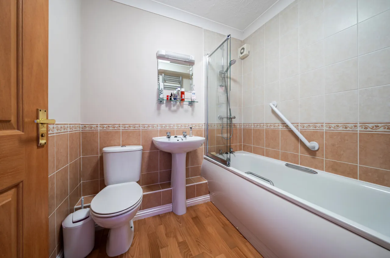 Greenfields Avenue, Alton, GU34, photo 6