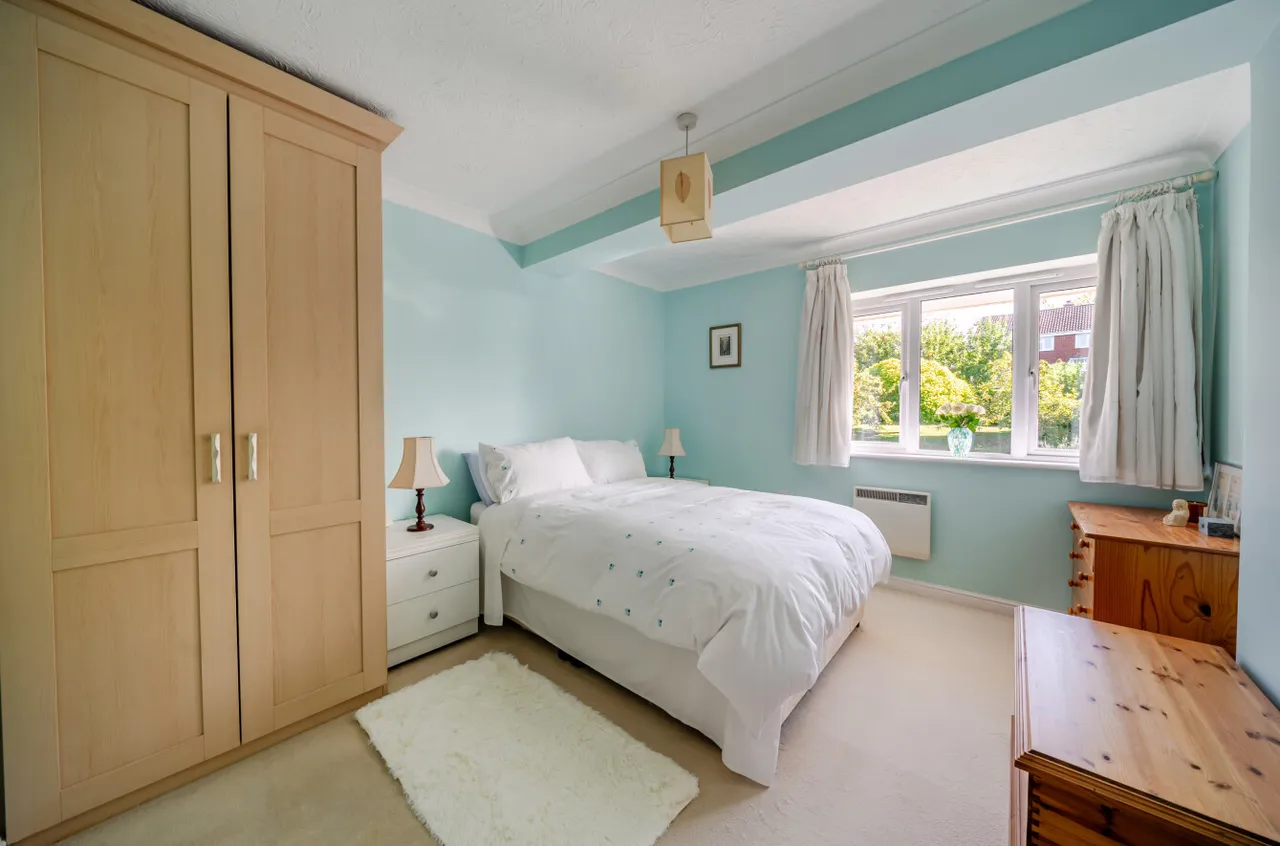 Greenfields Avenue, Alton, GU34, photo 4